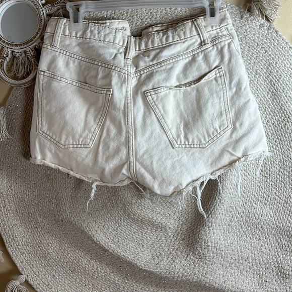 Cream wild fable ripped shorts - Picture 5 of 5